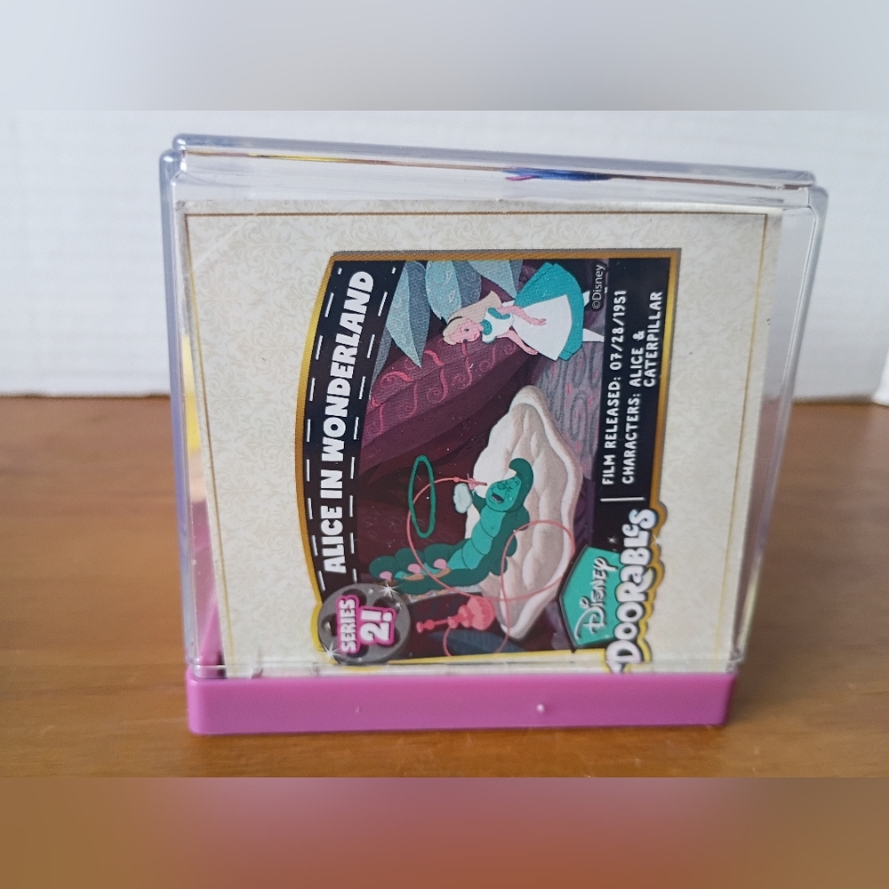 T12 Disney Doorables Movie Moments Series 2 - Alice In Wonderland - Picture 3 of 5